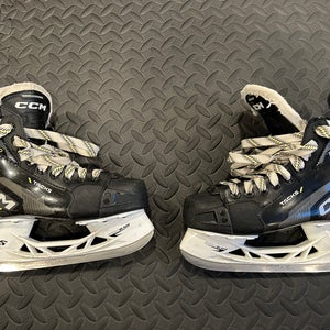 CCM Tacks AS-570 Hockey Skates Regular Width Size 3.5 (Great Condition, One Season of Use)