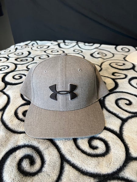 Gray Adult Unisex One Size Fits All Under Armour Hat (like New)
