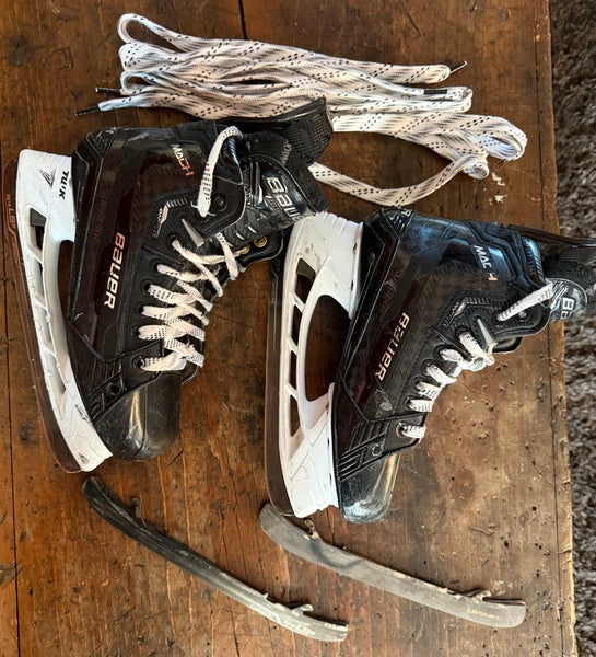 Bauer Supreme Mach Hockey Skates Wide Width Size 4.5 (Used)