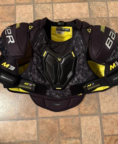 Like NEW Senior Bauer Supreme M3 Shoulder Pads