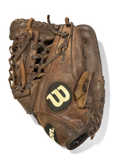 Used Wilson A950 BB/SB Glove RH Throw Black 11 3/4" 11863-S000024709