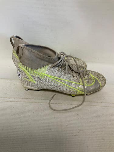 Used Nike Soccer Cleats Yellow Junior 04.5 11823-S000036233
