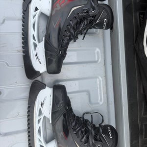 2025 CCM JetSpeed FT890 Hockey Skates Regular Width 11.5 (Used)