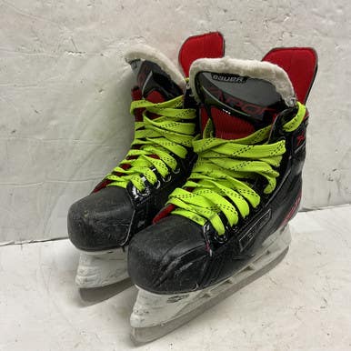 Used Bauer VAPOR X2.5 Junior Hockey Skate Junior 02 11855-S000195485