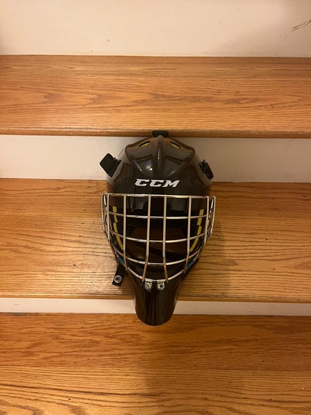 Youth Small CCM Axis 1.5 Goalie Mask (Used)