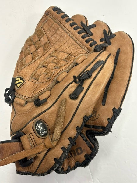 12.5  Inch Mizuno Finch Leather Softball Glove RHT