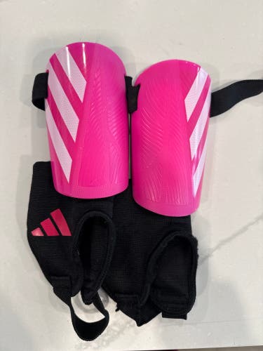 Unisex XS Adidas Shin Guards (New)