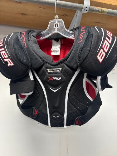 Medium Junior Bauer X Shoulder Pads (Used)