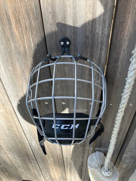 Medium CCM FM580 Full Cage (Used)