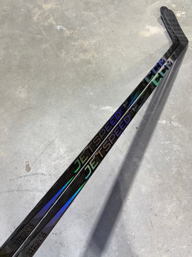 CCM JETSPEED FT7 PRO 2 PACK Pro Stock Hockey Stick Grip P90M 100 Flex Left 8228