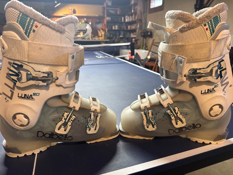 Mondo 25 & 25.5 Women's Dalbello Luna All Mountain Ski Boots Soft Flex (Used)