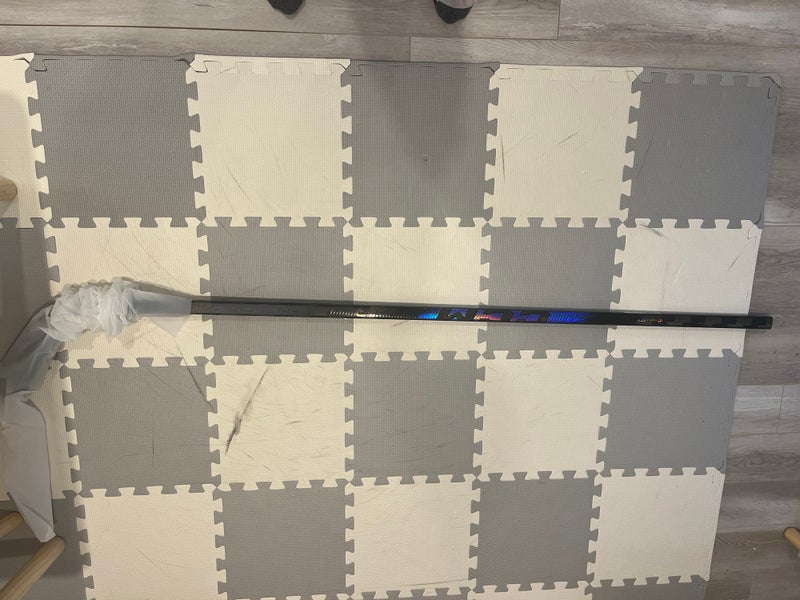 Senior CCM Ribcor Trigger 10 Pro Right Handed Hockey Stick P29 85 Flex (New)