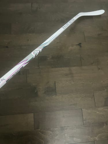 Senior White Bauer Proto2 Right Handed Hockey Stick P28 70 Flex (New)