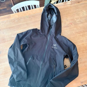 Black Men's Medium ‘21 Arc'teryx Beta LT Rain Jacket