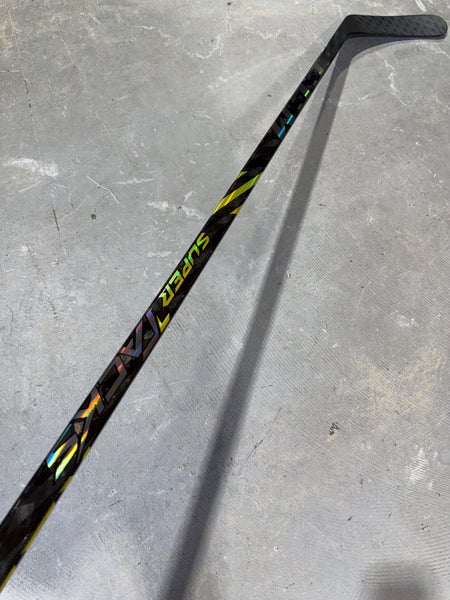 New CCM SUPER TACKS AS4 PRO, Pro Stock Hockey Stick Grip P90M 100 Flex Right JONES 8239