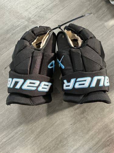 Utah hockey club Bauer Vapor Hyperlite Gloves 14" Pro Stock (Used)