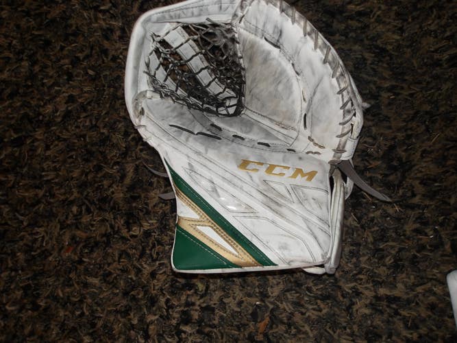 CCM EFlex 4 Regular Pro Stock glove (Used)