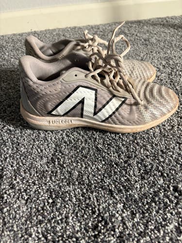 Silver Kid's 7Y (Big Kids / Youth) Youth New Balance 4040v7 Low Top Metal (Used)