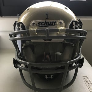Youth Small Schutt Youth Recruit hybrid Helmet (Used)