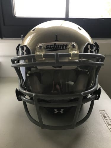Youth Small Schutt Youth Recruit hybrid Helmet (Used)