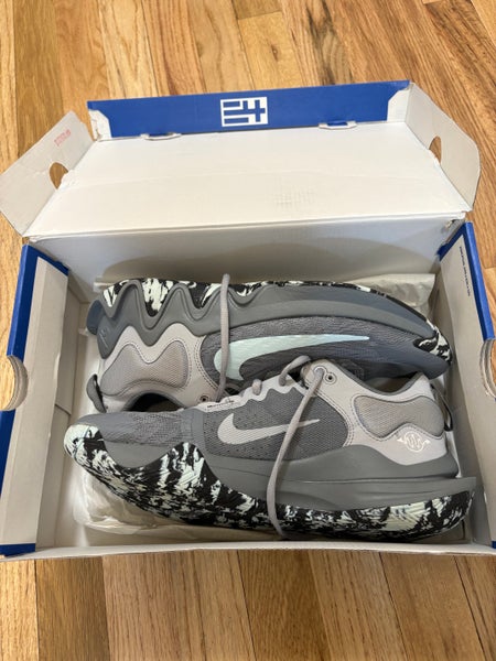 Men's Size M 10.5 Nike Giannis Immortality 2 Shoes (New) - Cool Grey Glacier Blue