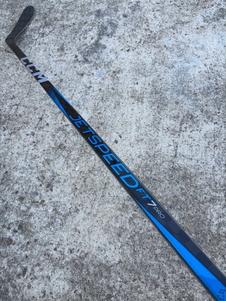 CCM JETSPEED FT7 PRO, Pro Stock Hockey Stick Grip P28 85 Flex Right 8631