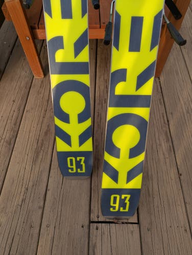All Mountain 153 cm HEAD KORE 93 Skis With Bindings Max Din 11 (Used)