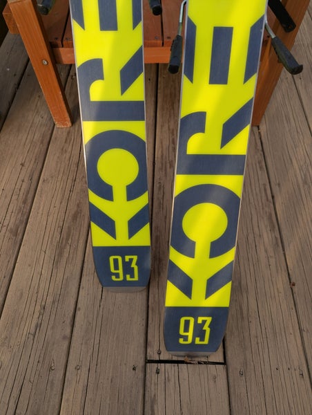 All Mountain 153 cm HEAD KORE 93 Skis With Bindings Max Din 11 (Used)
