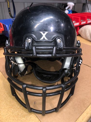 USED XENITH X2E+ YOUTH FOOTBALL HELMET - MEDIUM - BLACK