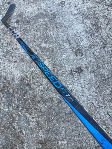 CCM JETSPEED FT7 PRO, Pro Stock Hockey Stick Grip P88M 75 Flex Right 8653