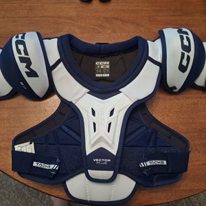 Small Junior CCM Vector Plus Shoulder Pads