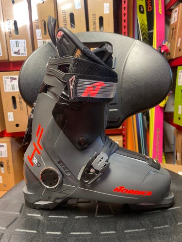 Mondo 27 & 27.5 Men's Nordica HF 120 (GW) Ski Boots Stiff Flex (New)