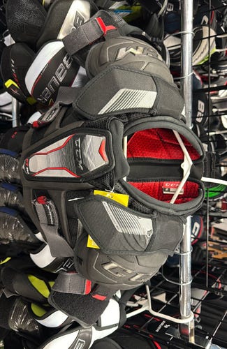 CCM (Used) Medium Junior Shoulder Pads