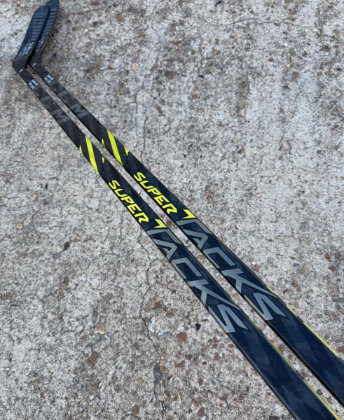 Game Used 2 Pack CCM SUPER TACKS AS4 PRO, Pro Stock Hockey Stick Grip P90M 100 Flex Right JONES 8697