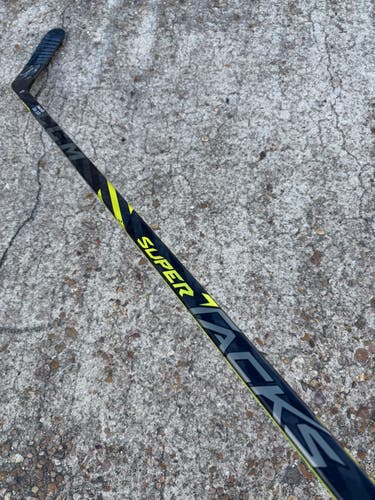 Game Used CCM SUPER TACKS AS4 PRO, Pro Stock Hockey Stick Grip P90M 100 Flex Right JONES 8697