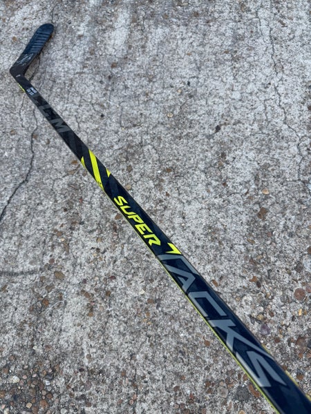 Game Used CCM SUPER TACKS AS4 PRO, Pro Stock Hockey Stick Grip P90M 100 Flex Right JONES 8697