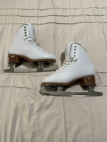 Jackson Ultima Evo Figure Skates B Adult 5 (Used)