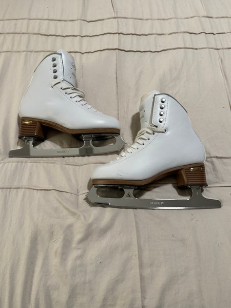 Jackson Ultima Evo Figure Skates B Adult 5 (Used)
