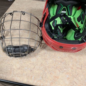Medium Bauer Hyperlite Helmet (Used)