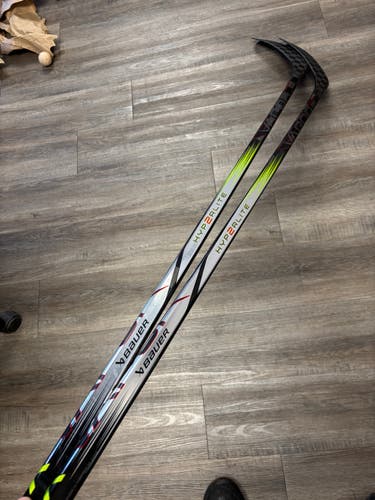 Junior Bauer Vapor Hyperlite 2 Right Handed Hockey Stick P92 40 Flex (New)
