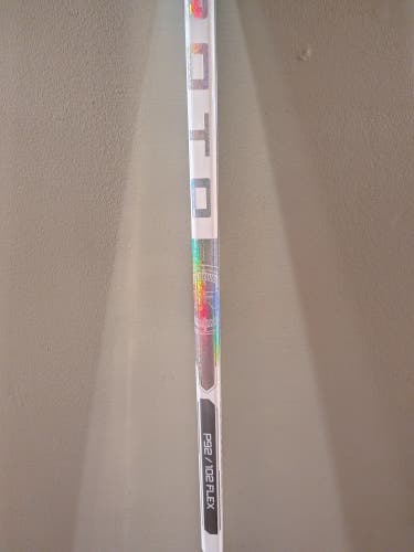 *RARE* White Bauer Proto-R Sr Stick