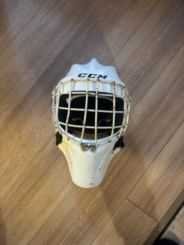 CCM 7000 Goalie Mask: Senior