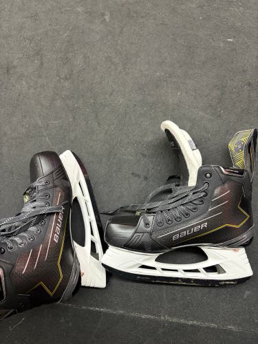 2024 Bauer Supreme M40 Hockey Skates 9 (Used)
