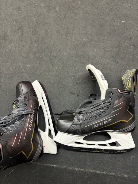 2024 Bauer Supreme M40 Hockey Skates 9 (Used)