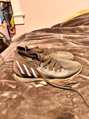 Black Unisex Size M 11.5 (W 12.5) Adidas Predator Accuracy Indoor Cleats (Used)