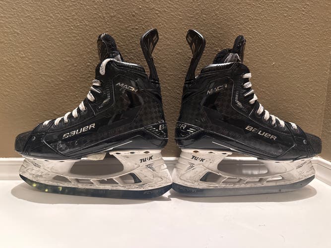 2022 Bauer Supreme Mach Hockey Skates Regular Width 6 (Used)