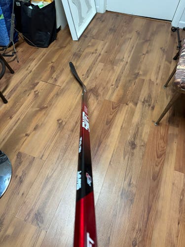 Swift ZT2 Pro – Limited Red Edition / Left Hand / P28 / 70 Flex