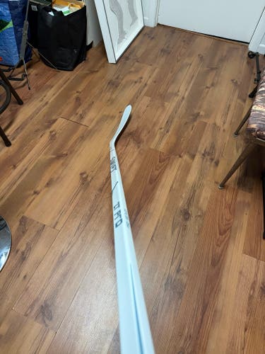 Swift ZT1 Pro – White / Right Hand / P92 / 65 Flex