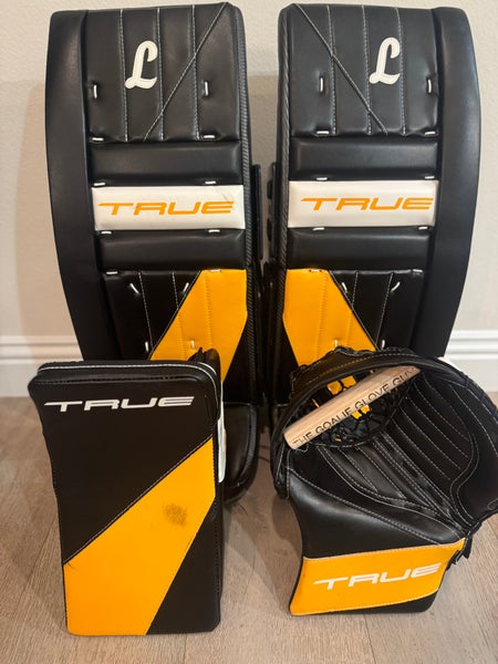 32" 2025 True Hzrdus 7X4 Regular Goalie Full Set (Used)