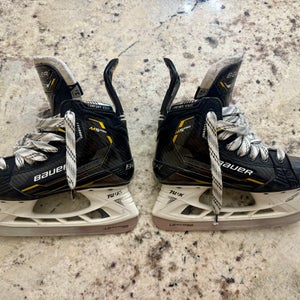 Bauer Supreme M5 Pro Junior Ice Hockey Skates Size 3.5 D